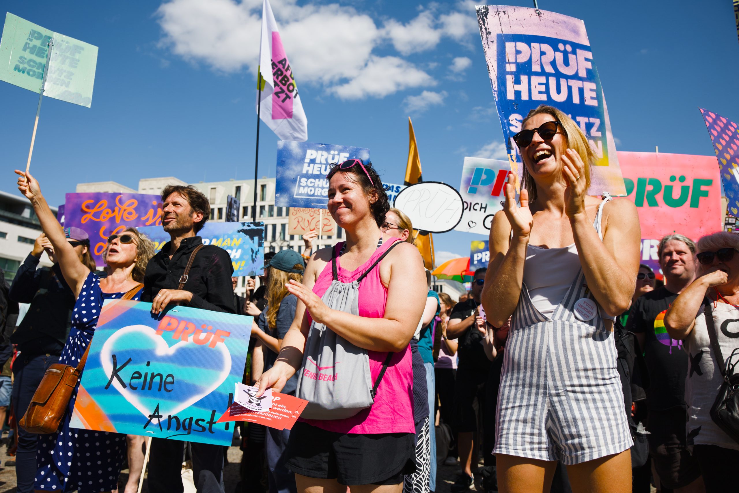 PRÜF HEUTE — SCHÜTZ MORGEN! - PRÜFt rechtsextreme Parteien!